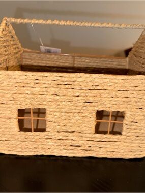Target woven storage house